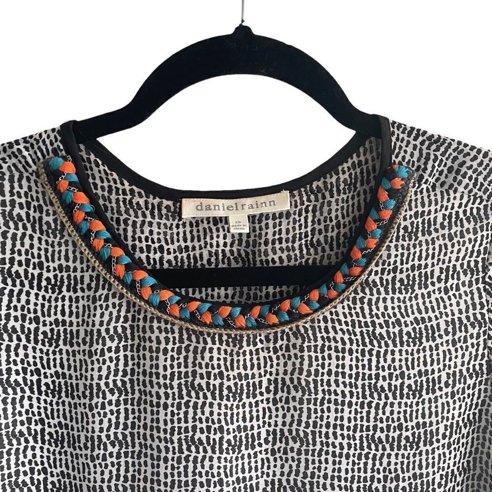 DANIEL RAINN Short Sleeve Embellished Blouse Black White XS